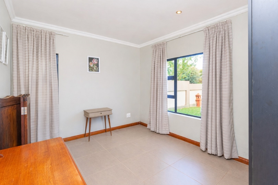 5 Bedroom Property for Sale in Xanadu Eco Park North West